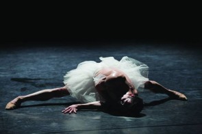 Il Balletto Teatro di Torino in Ciaikovskij Suites di Matteo Levaggi