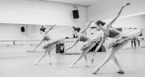 Studia insieme a noi. Campus estivo della Scuola del Balletto di Roma diretto da Paola Jorio