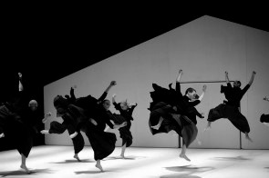 Vertigo Dance Company con Reshimo e Mana di Noa Wertheim
