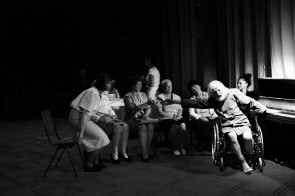 I belgi Peeping Tom aprono con Vader la stagione danza dei Teatri di Reggio Emilia