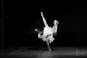 Il Balletto del Sud in tour con Il Lago dei Cigni di Fredy Franzutti