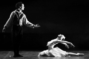 A Lecce il Balletto del Sud con Il Lago dei Cigni di Fredy Franzutti