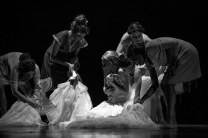Il Balletto di Roma con Il lago dei cigni, ovvero Il canto di Fabrizio Monteverde in Puglia