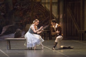 Al Teatro San Carlo di Napoli un tocco cubano per la Giselle con Yolanda Correa e Yoel Carreno, le due stelle cubane del Balletto Nazionale Norvegese.