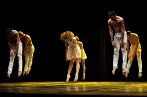 MM Contemporary Dance Company ne la Carmen di Emanuele Soavi e Bolero di Michele Merola