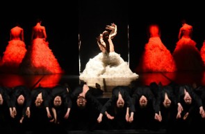 Artemis Danza con Traviata e Tosca X di Monica Casadei al Festival di Noto