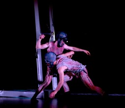 Asmed/Balletto di Sardegna apre a Sassari la rassegna Le Piazze che Danzano con Come lame di luce di Matteo Corso