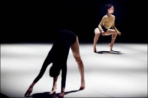 A Bassano B.Motion presenta 16 performance di danza contemporanea che riflettono sulla relazione tra corpo e spazio. 