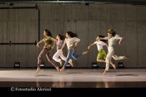 Arearea ne Le Quattro Stagioni, From Summer to Autumn di Marta Bevilacqua e Roberto Cocconi al Rossetti di Trieste