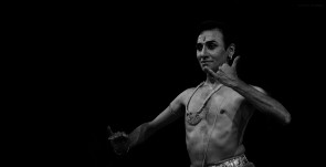 P.Praveen Kumar. A Bergamo la danza classica indiana stile Bharata Natyam.