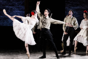 Il Balletto del Sud con Carmen di Fredy Franzutti in tour a Torino e in Veneto