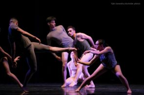 Milano Contemporary Ballet con FAR di Wayne McGregor e Cenerentola di Roberto Altamura e Vittoria Brancadoro