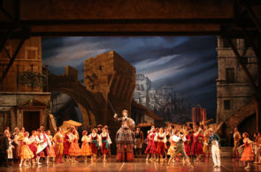 Il Corpo di ballo del Teatro alla Scala in Don Chisciotte di Rudolf Nureyev al Teatro degli Arcimboldi di Milano