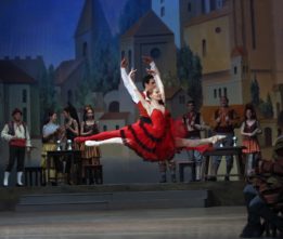 Il Balletto Nazionale dell'Opera Sofia in tour con Don Chisciotte e il Lago dei cigni.