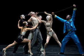 Betroffenheit dei canadesi Crystal Pite e Jonathon Young. Anteprima Torinodanza Festival 2018