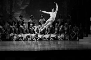 Online Raymonda con Victoria Tereshkina, Xander Paris e il Corpo di ballo del Teatro Mariinsky di San Pietroburgo