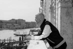 Wayne McGregor confermato direttore artistico del Settore Danza della Biennale di Venezia per il biennio 2025/2026